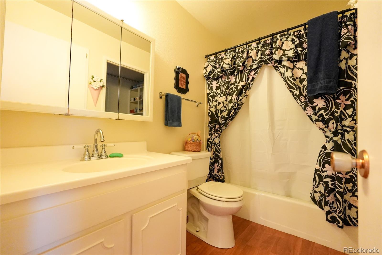 MLS Image #12 for 9155 e oxford drive,denver, Colorado
