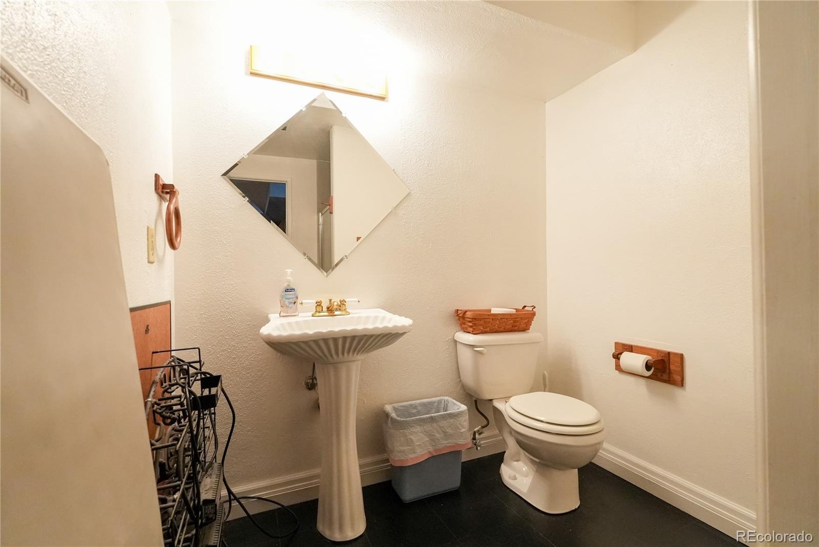MLS Image #21 for 9155 e oxford drive,denver, Colorado