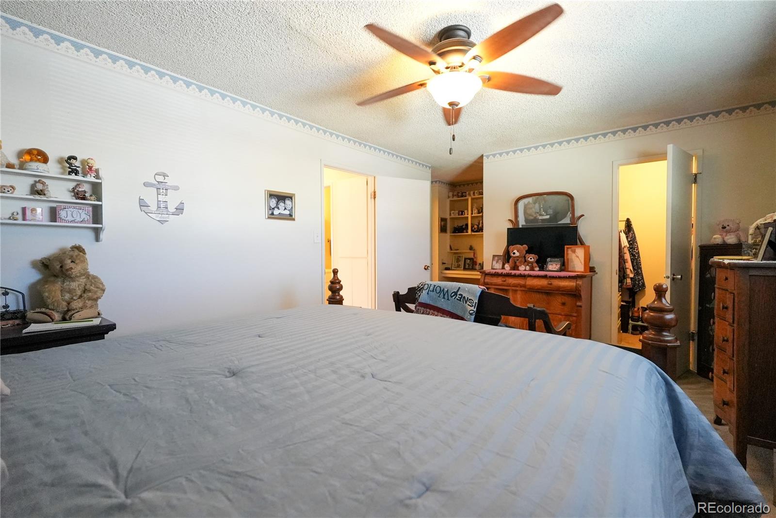 MLS Image #25 for 9155 e oxford drive,denver, Colorado