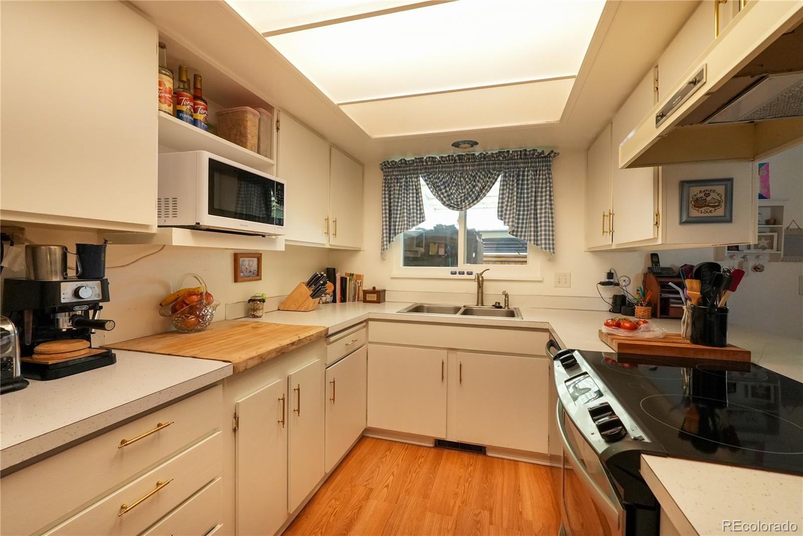 MLS Image #3 for 9155 e oxford drive,denver, Colorado
