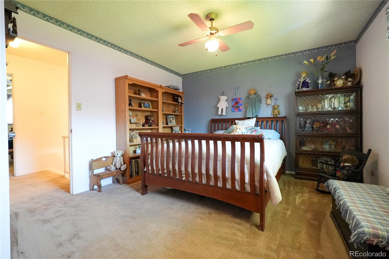 MLS Image #8 for 9155 e oxford drive,denver, Colorado