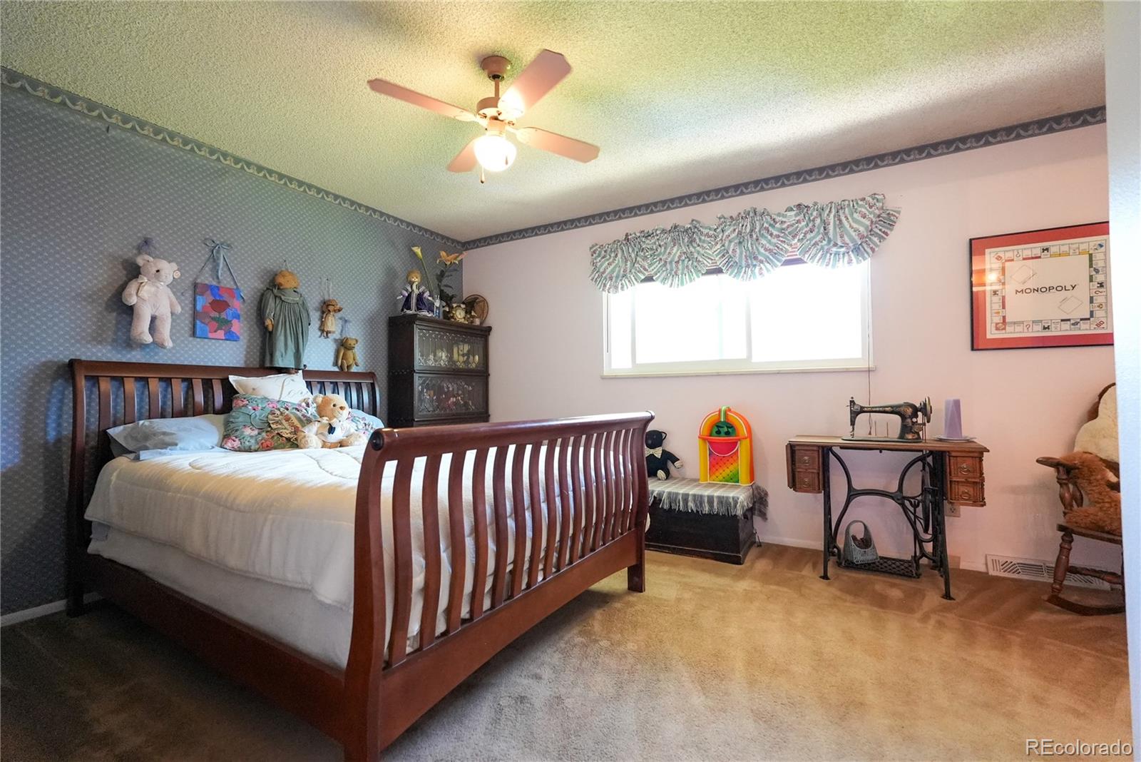 MLS Image #9 for 9155 e oxford drive,denver, Colorado