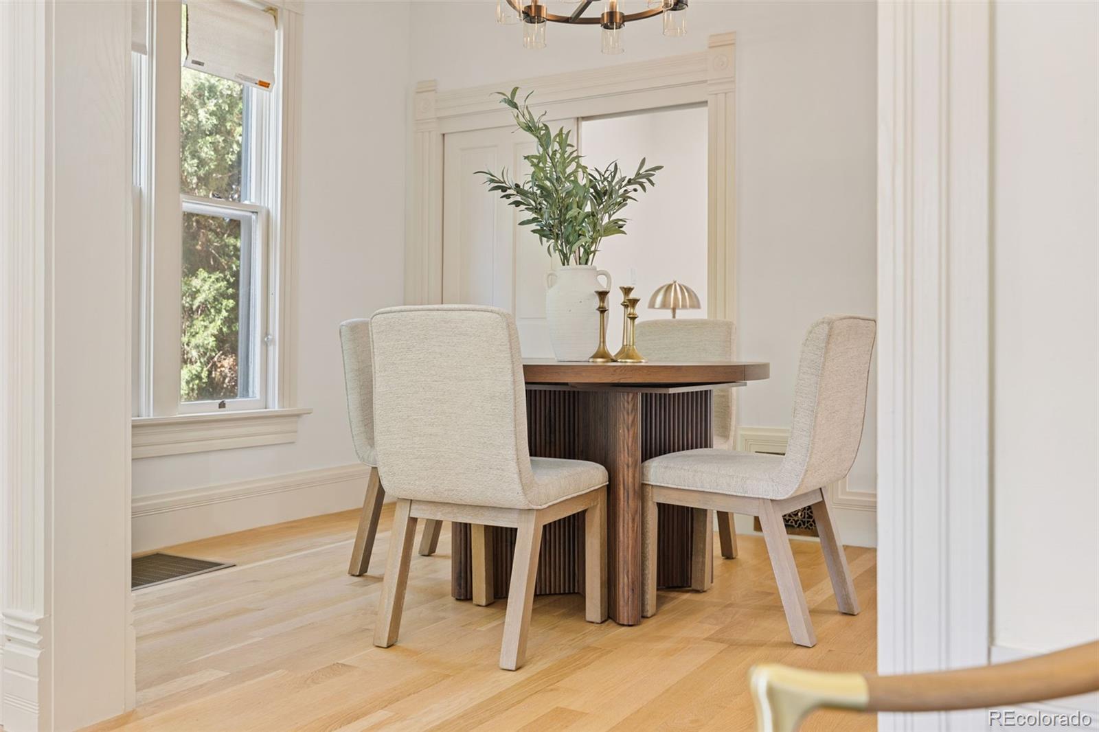 MLS Image #10 for 641 s pearl street,denver, Colorado