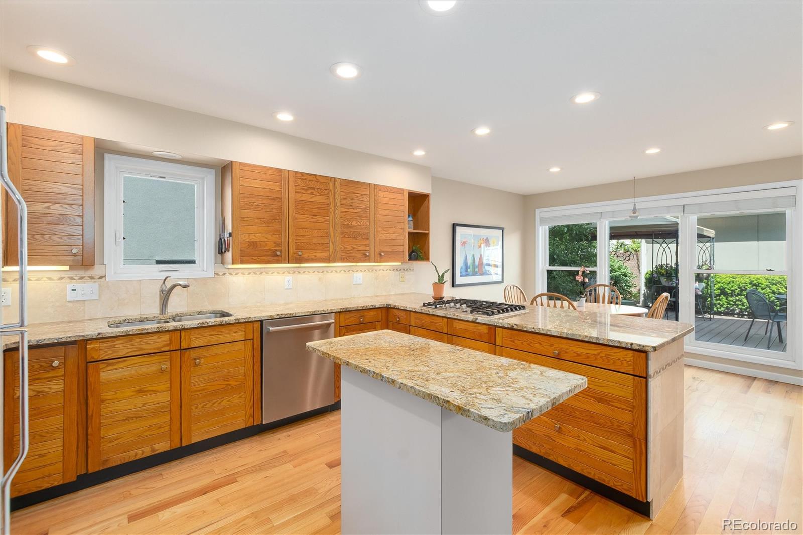 MLS Image #6 for 284 n monroe street,denver, Colorado