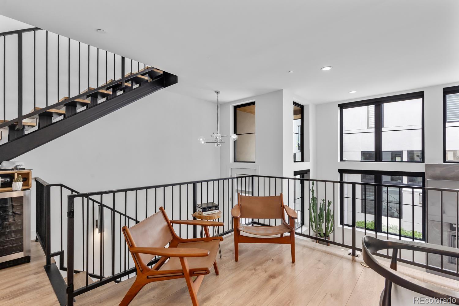MLS Image #12 for 818  ash street,denver, Colorado