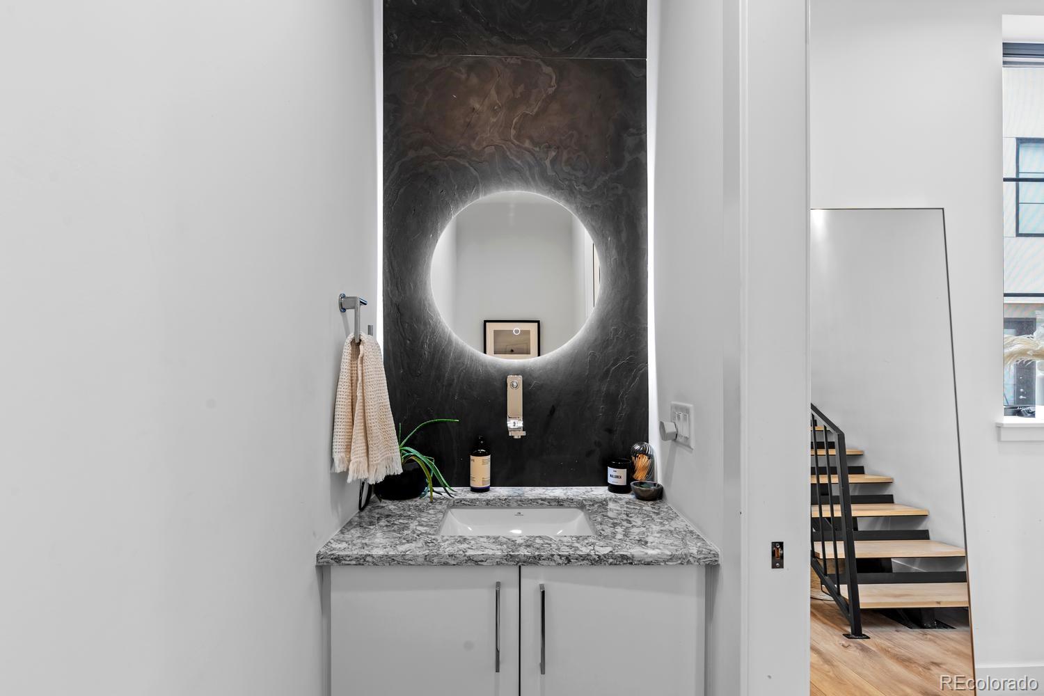 MLS Image #21 for 818  ash street,denver, Colorado