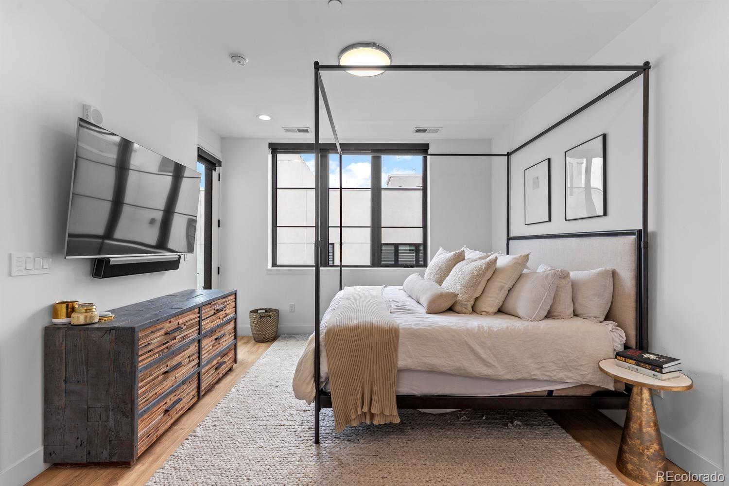 MLS Image #23 for 818  ash street,denver, Colorado