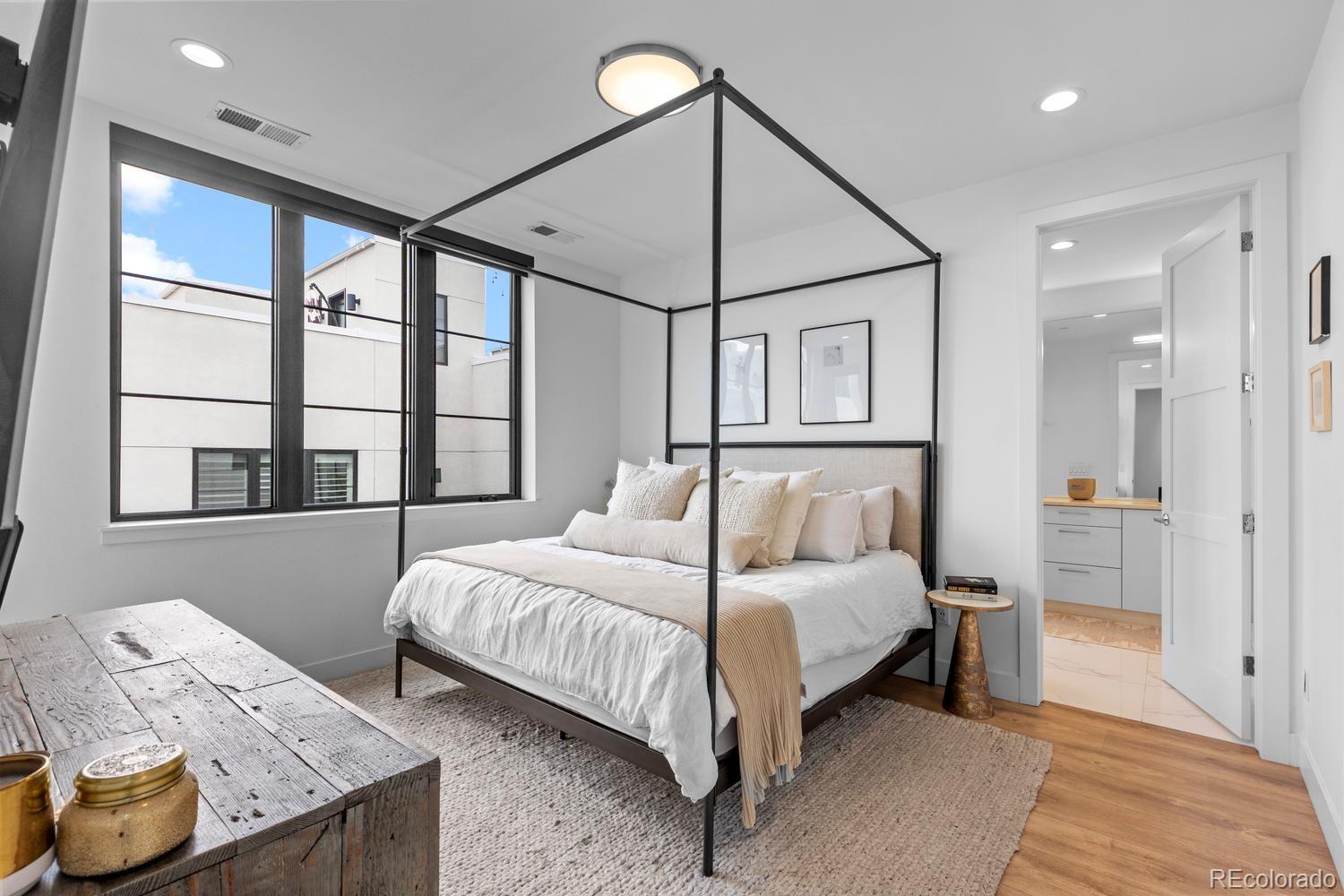 MLS Image #25 for 818  ash street,denver, Colorado