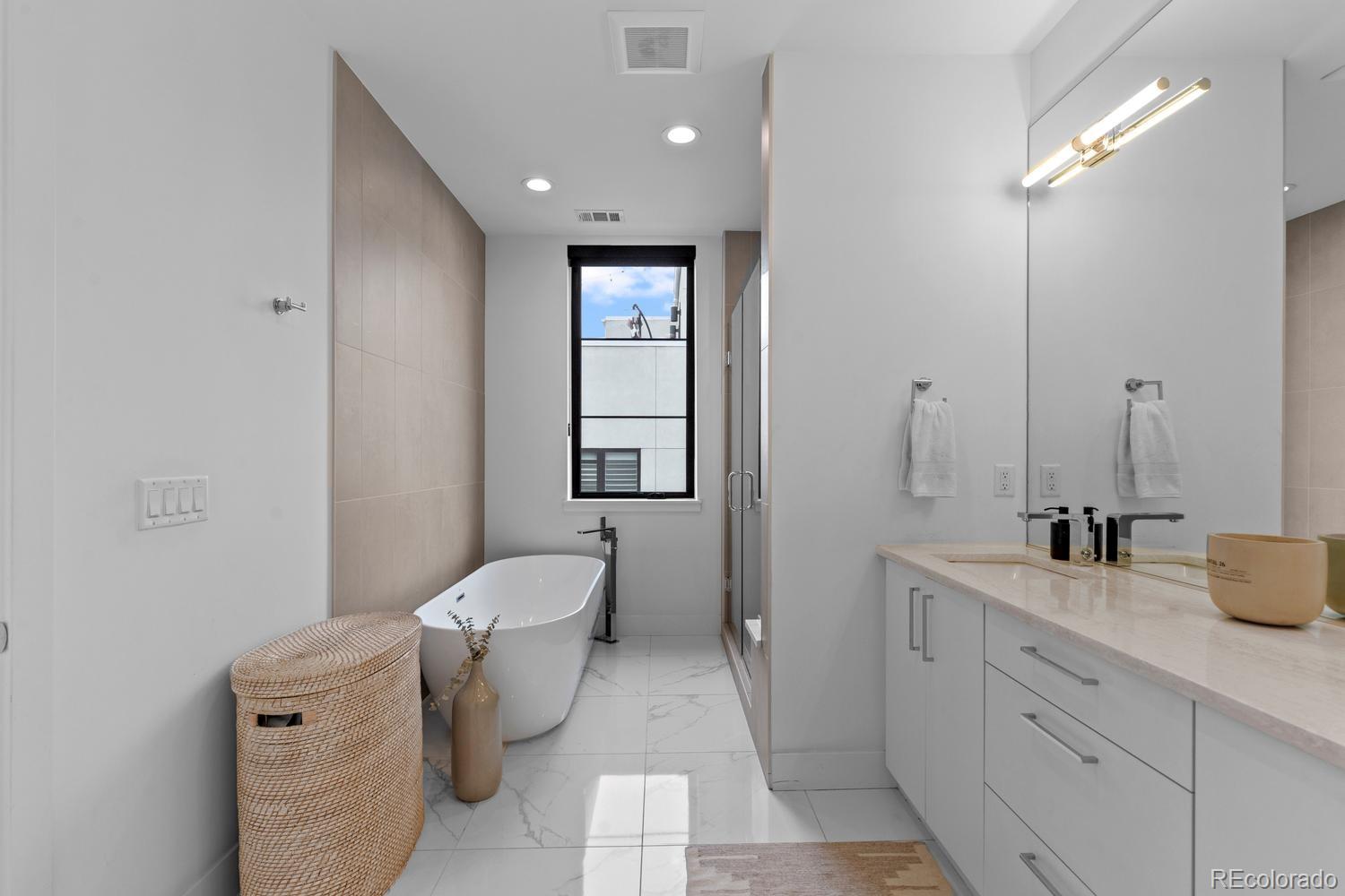 MLS Image #27 for 818  ash street,denver, Colorado
