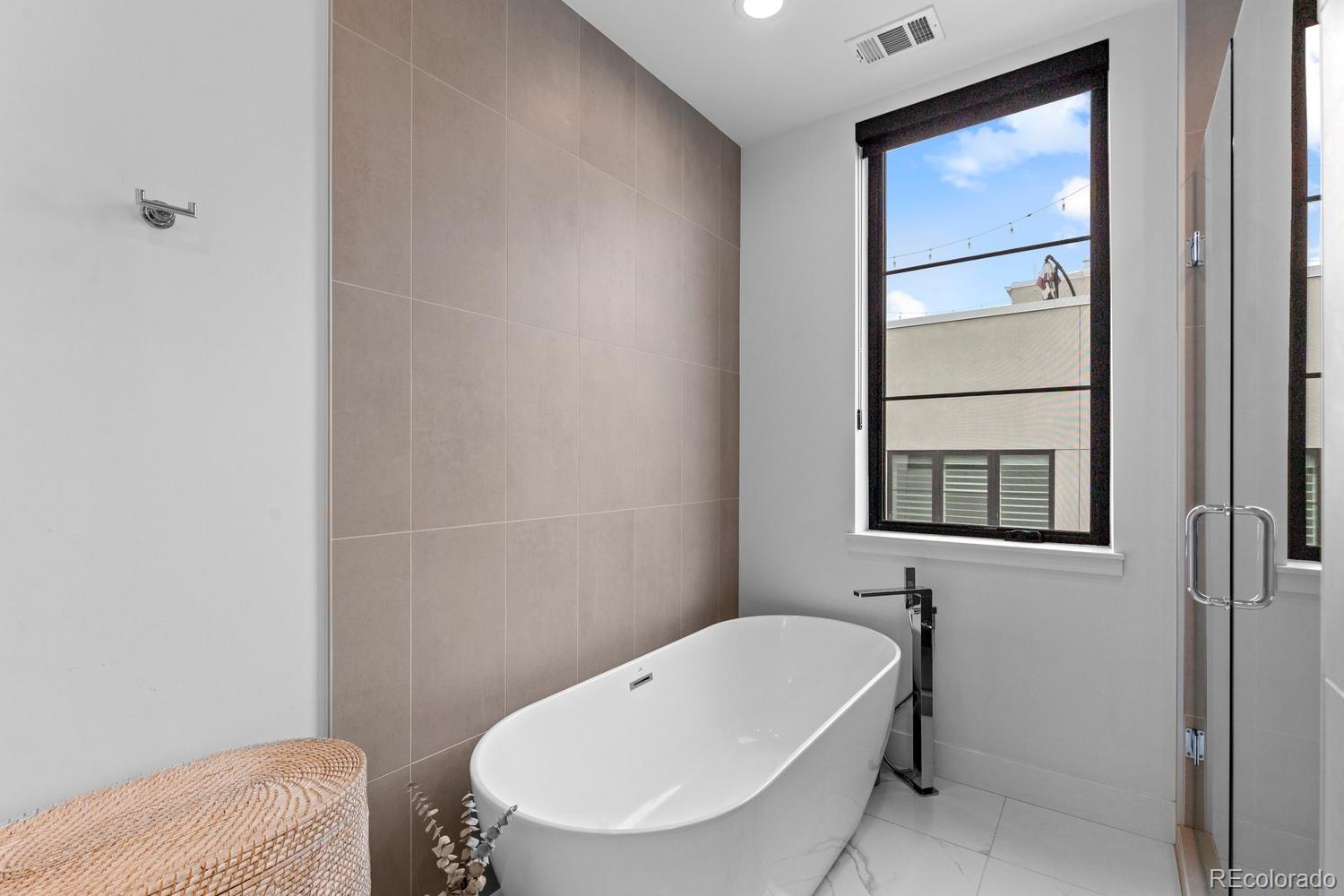 MLS Image #29 for 818  ash street,denver, Colorado