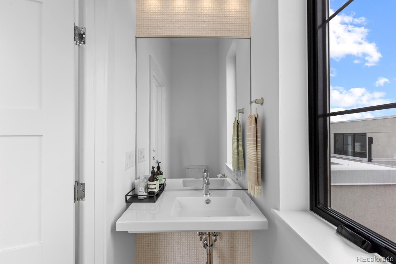 MLS Image #34 for 818  ash street,denver, Colorado