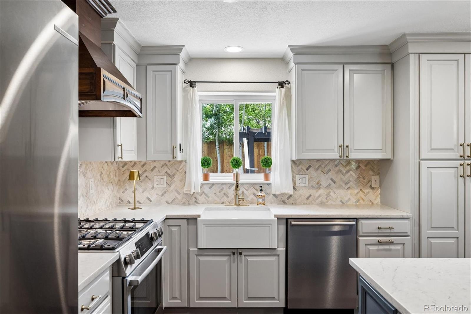 MLS Image #17 for 3720 e 7th ave pkwy,denver, Colorado