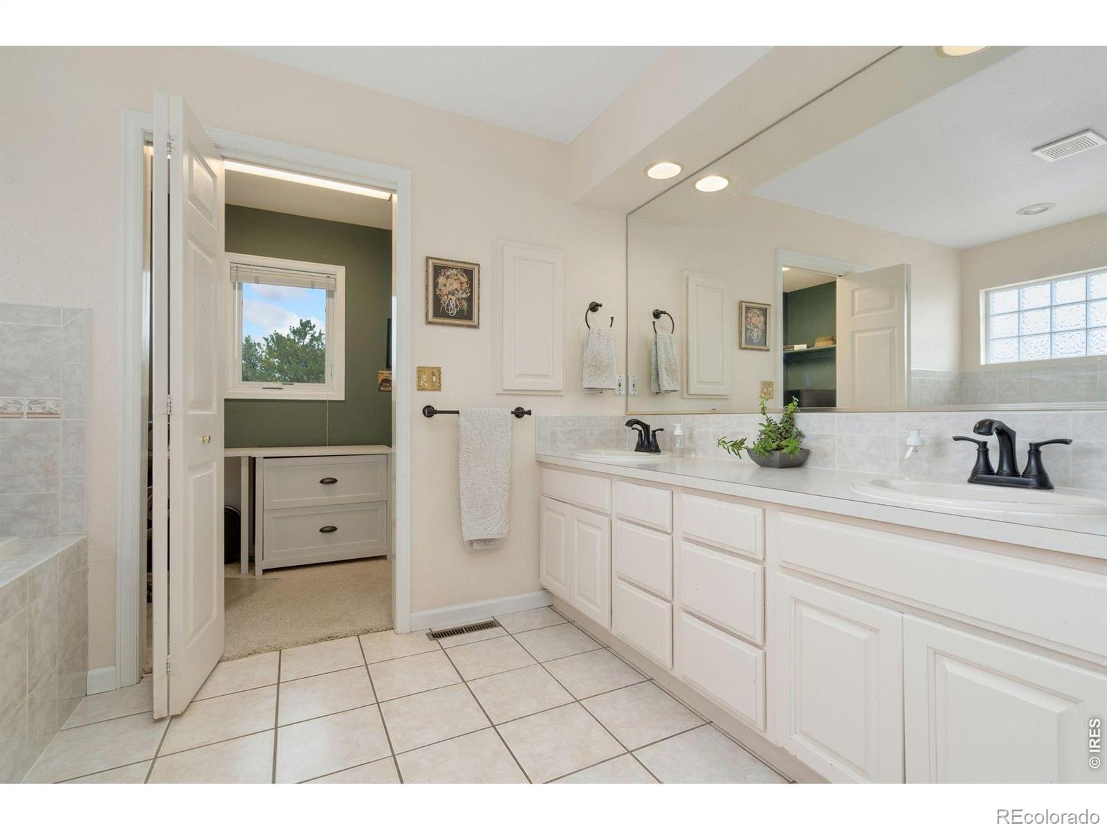 MLS Image #20 for 1055  coho run,fort collins, Colorado