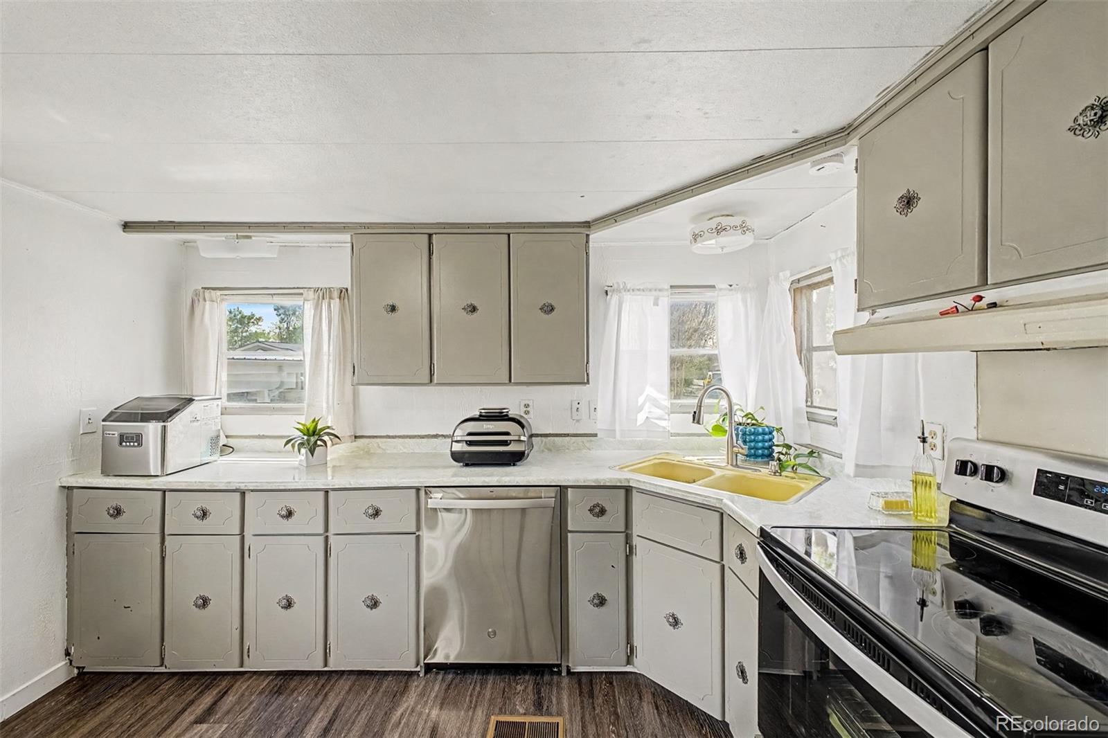 MLS Image #6 for 8986  decatur street,denver, Colorado