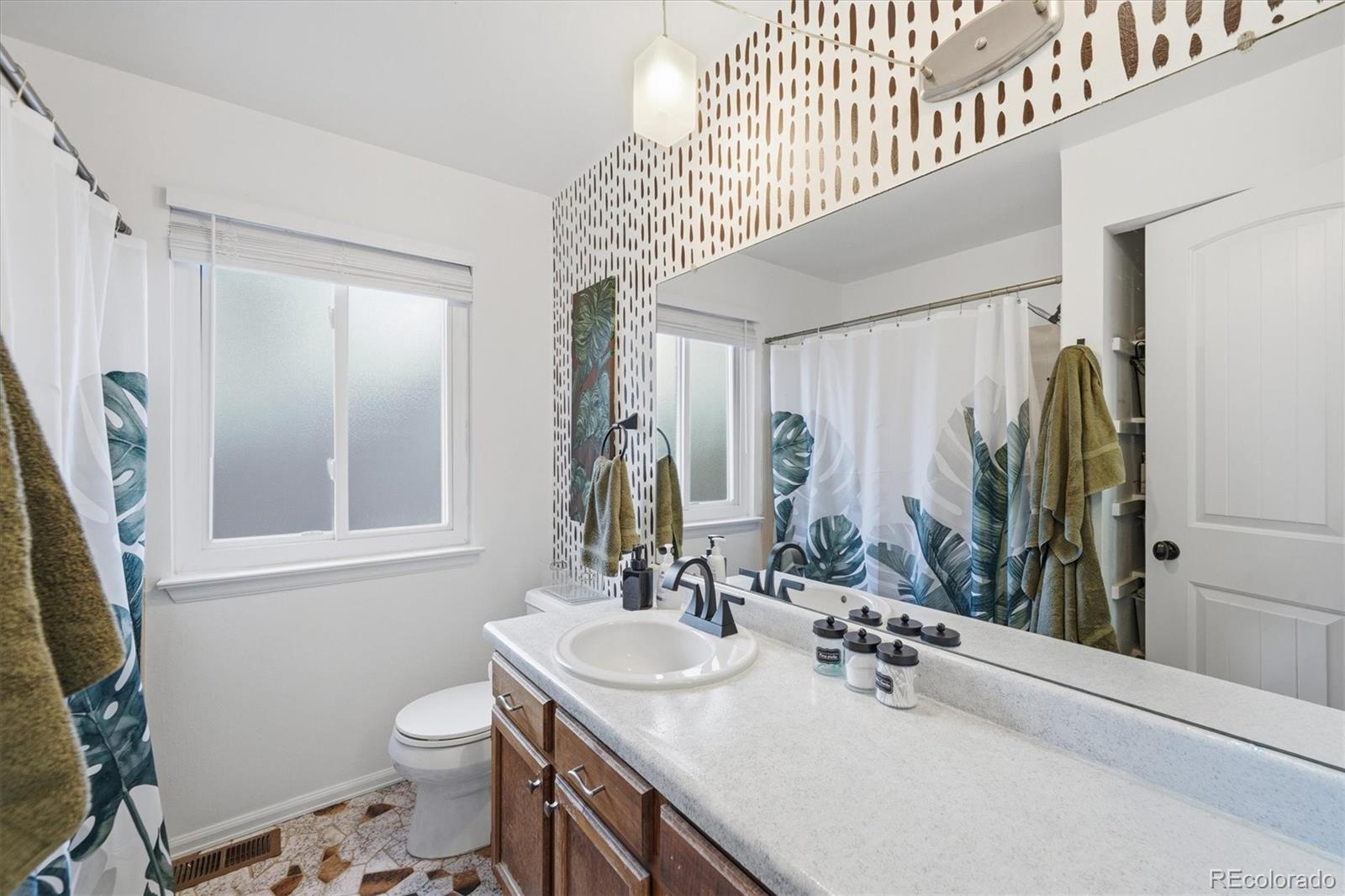 MLS Image #14 for 6054 s taft way,littleton, Colorado
