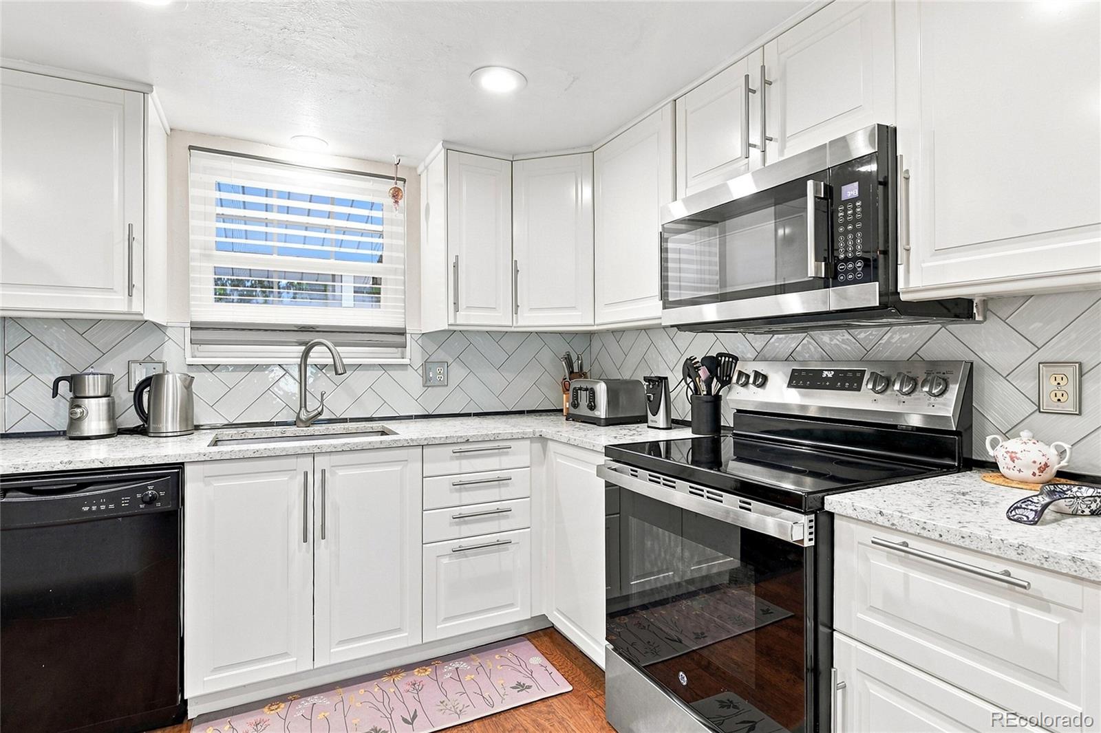 MLS Image #20 for 2528 s vaughn way,aurora, Colorado