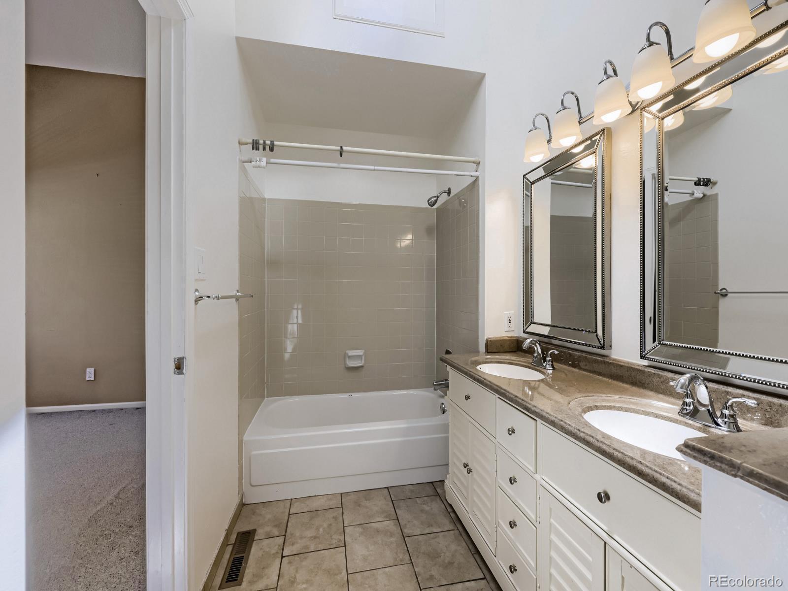 MLS Image #17 for 11846 e cornell circle ,aurora, Colorado