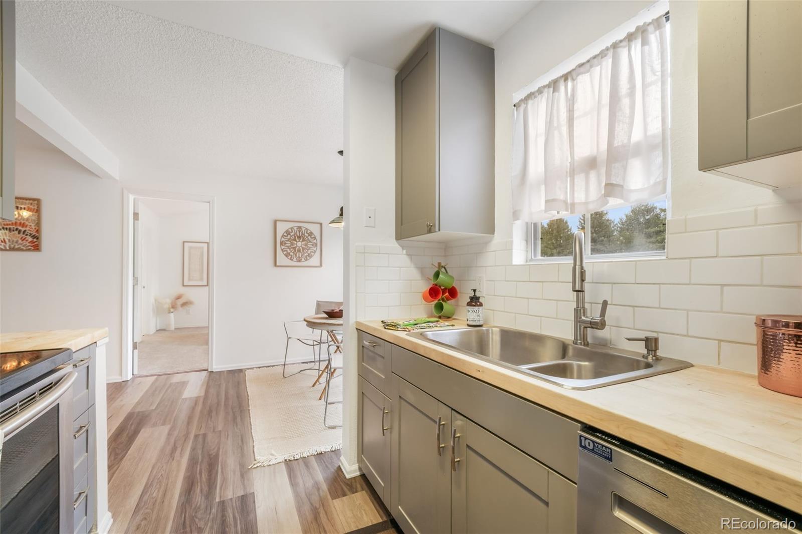MLS Image #10 for 2105  troy court,colorado springs, Colorado