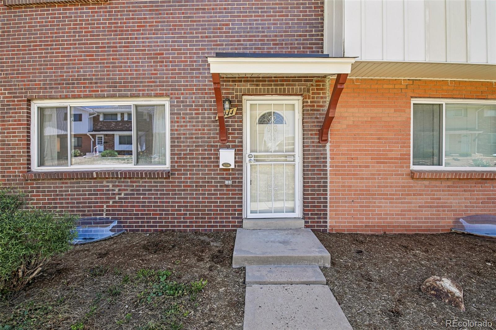MLS Image #4 for 9044 e nassau avenue ,denver, Colorado