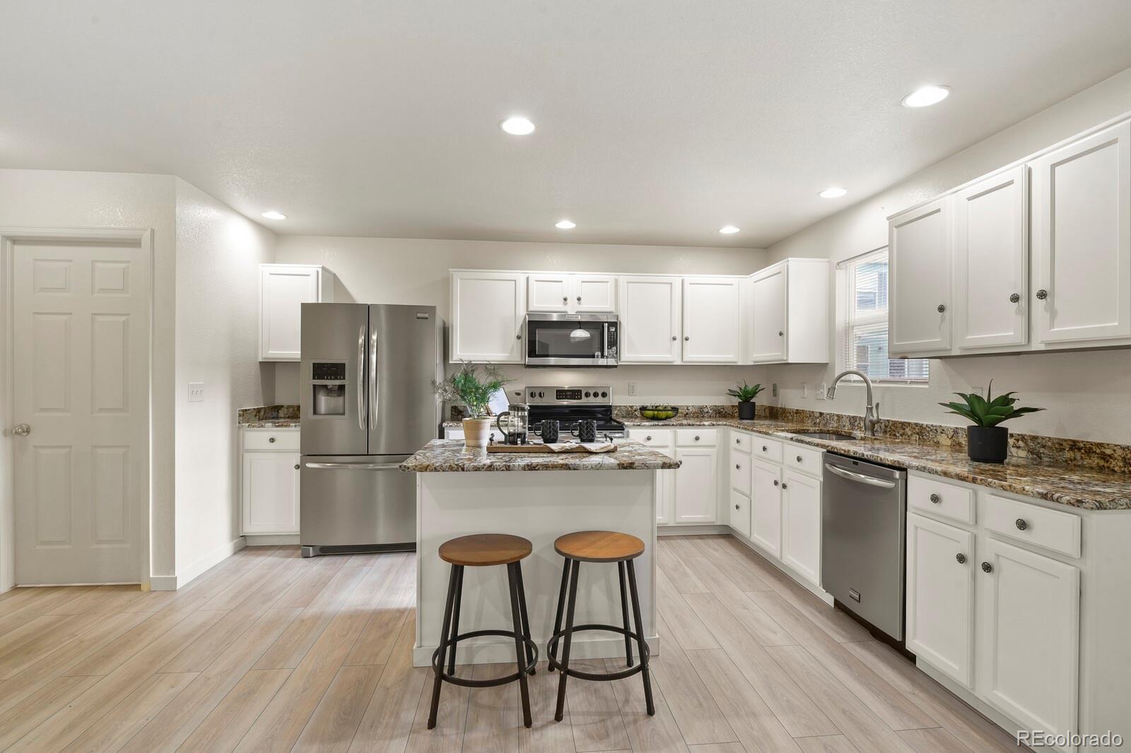 MLS Image #17 for 10039  granby drive,commerce city, Colorado