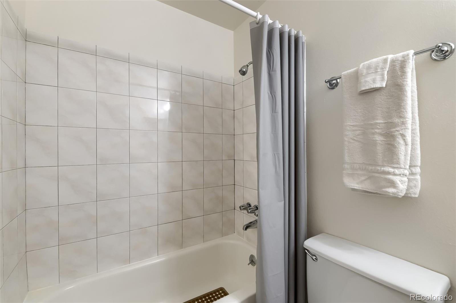 MLS Image #12 for 3911 s ensenada court,aurora, Colorado