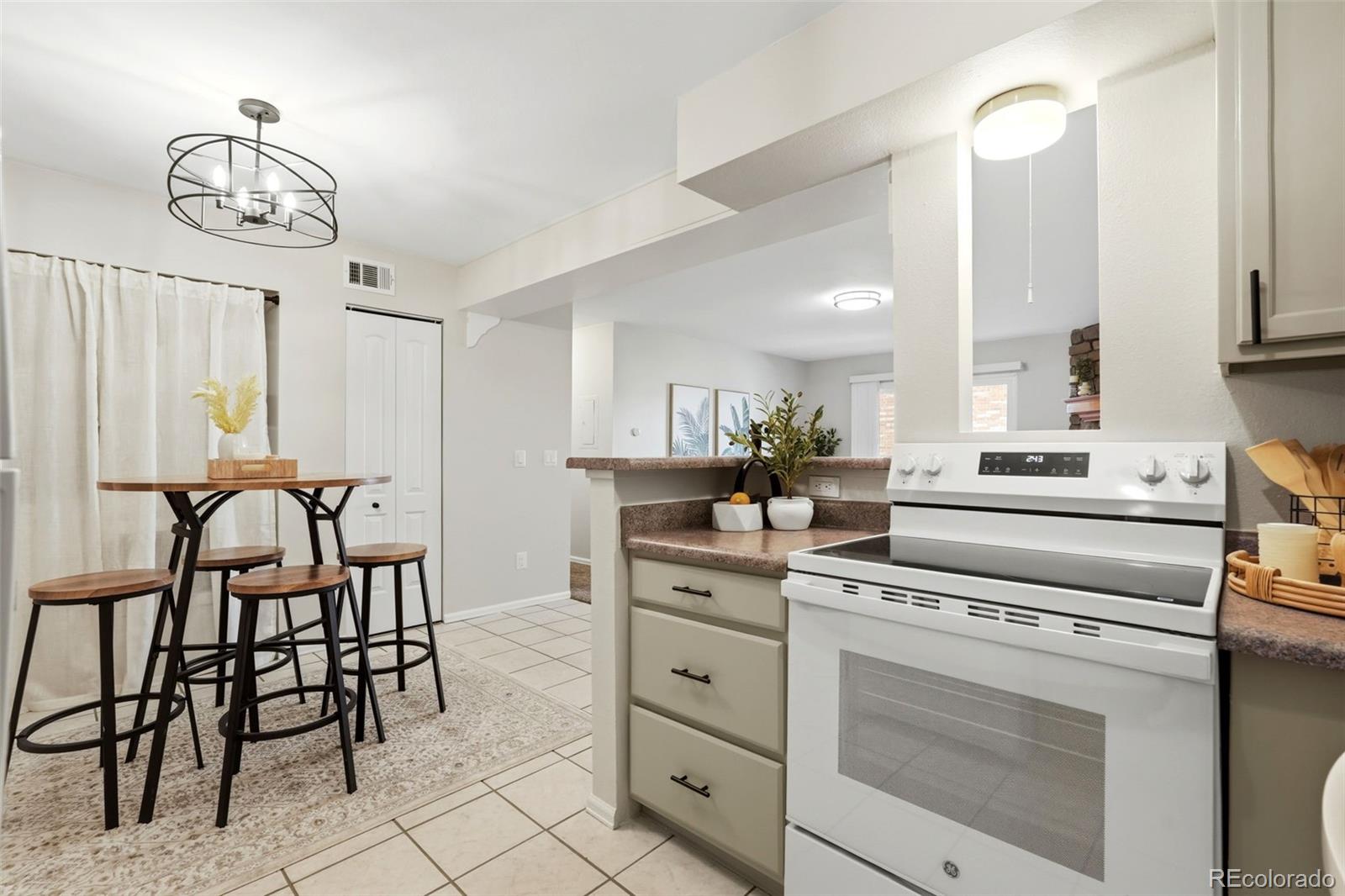 MLS Image #8 for 10251 w 44th avenue,wheat ridge, Colorado