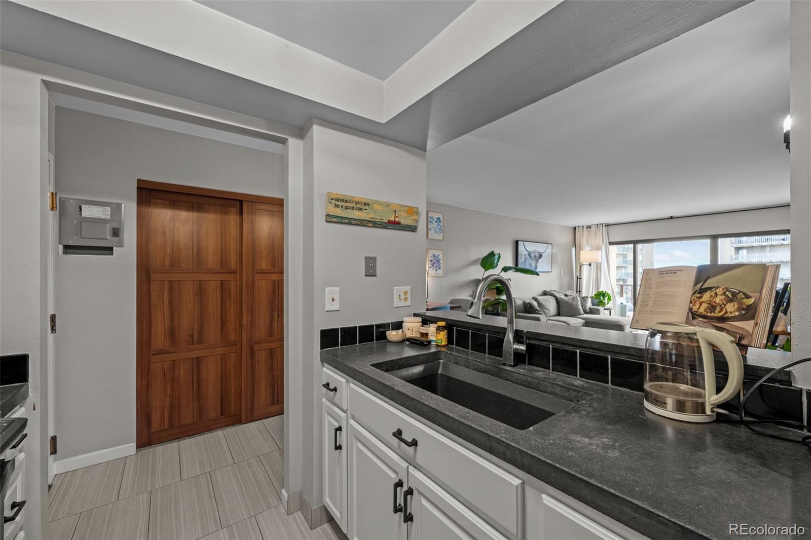 MLS Image #5 for 400 s lafayette street,denver, Colorado