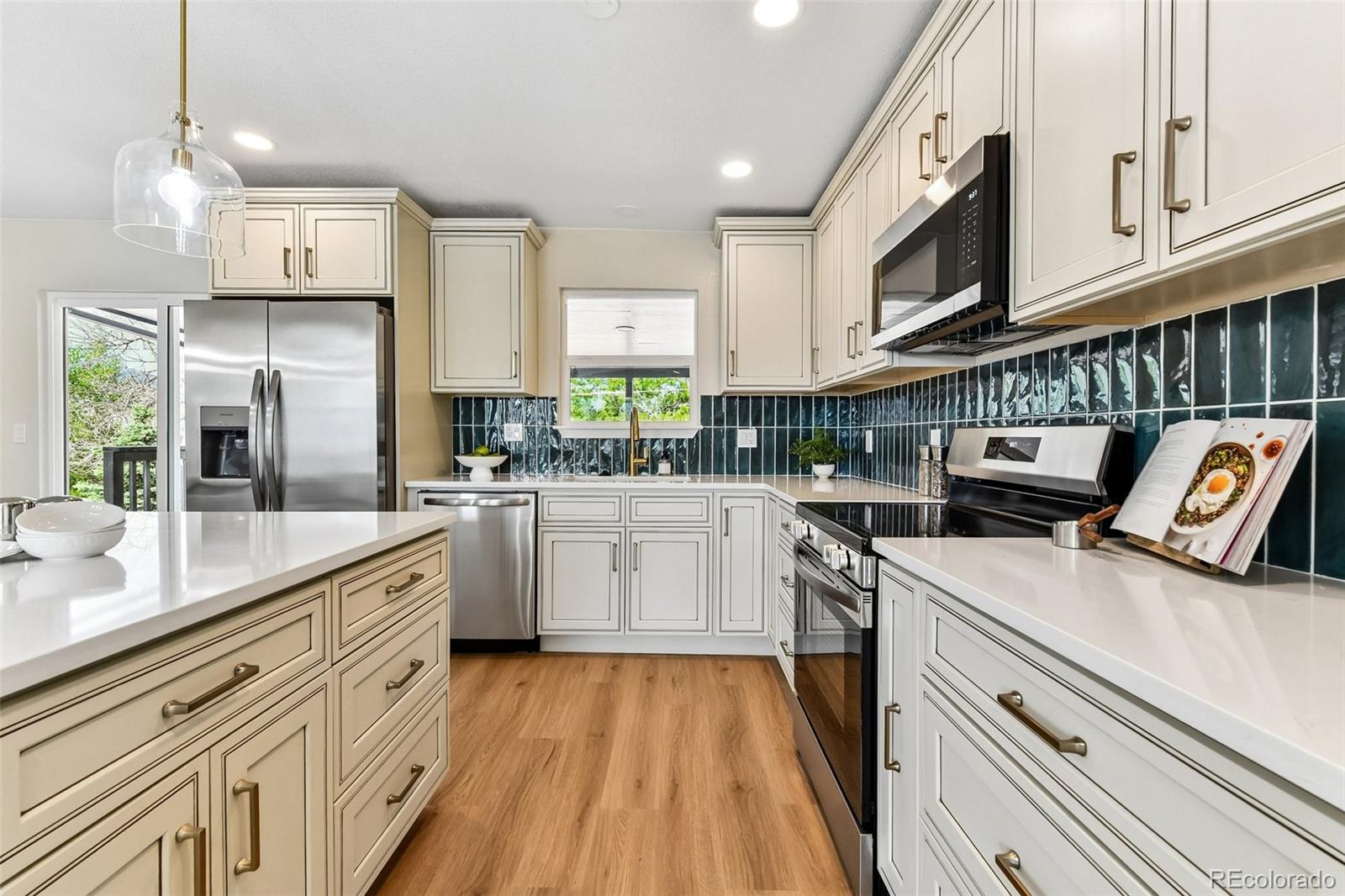 MLS Image #3 for 8903 s balsam street,littleton, Colorado