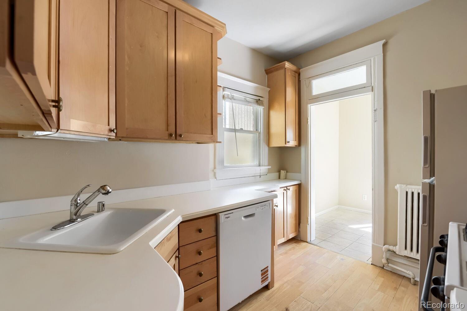 MLS Image #11 for 1746 n franklin street 4,denver, Colorado