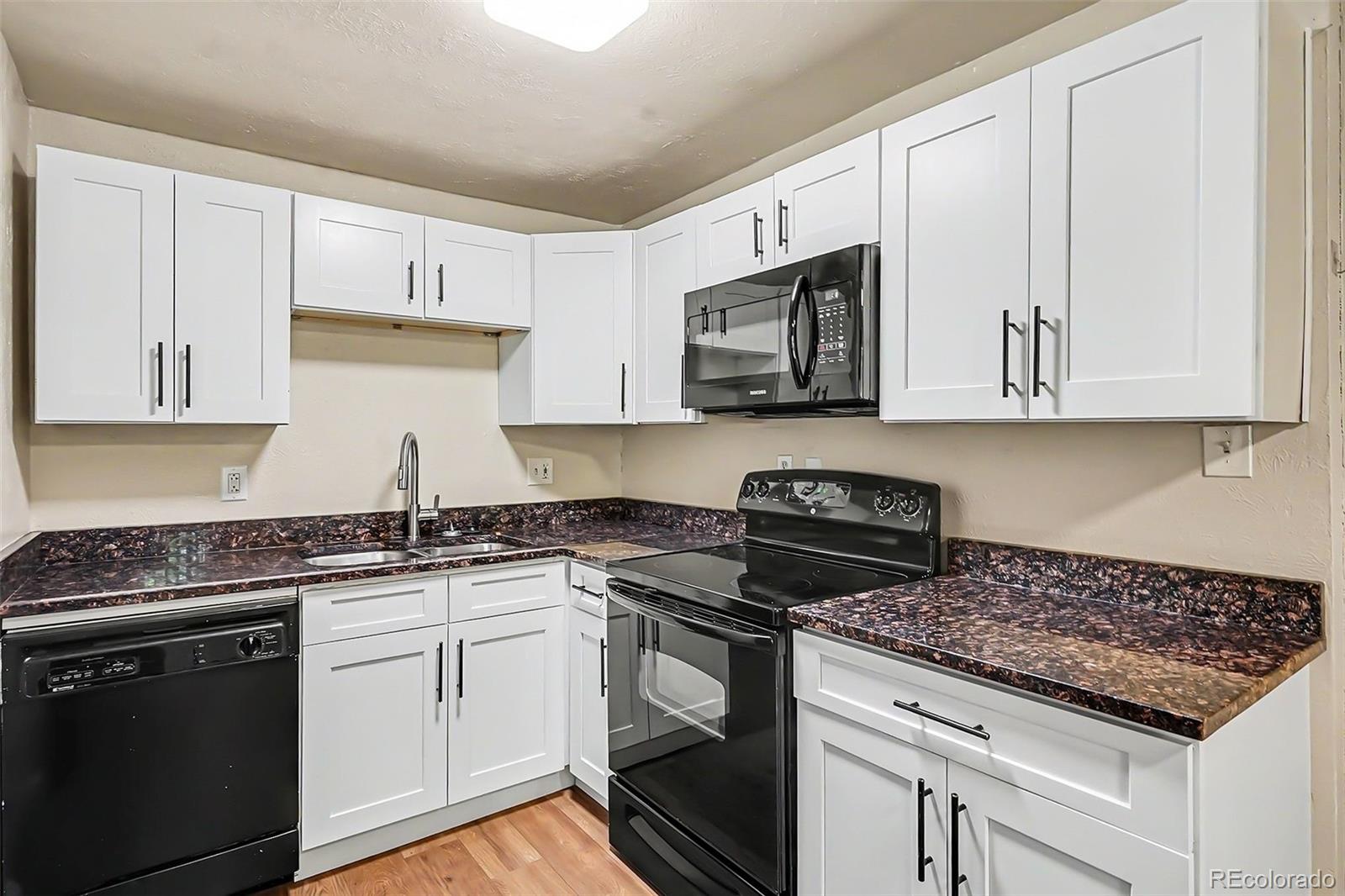 MLS Image #12 for 875 s quebec street,denver, Colorado
