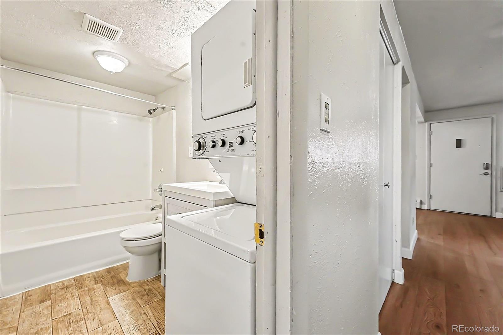 MLS Image #18 for 875 s quebec street,denver, Colorado