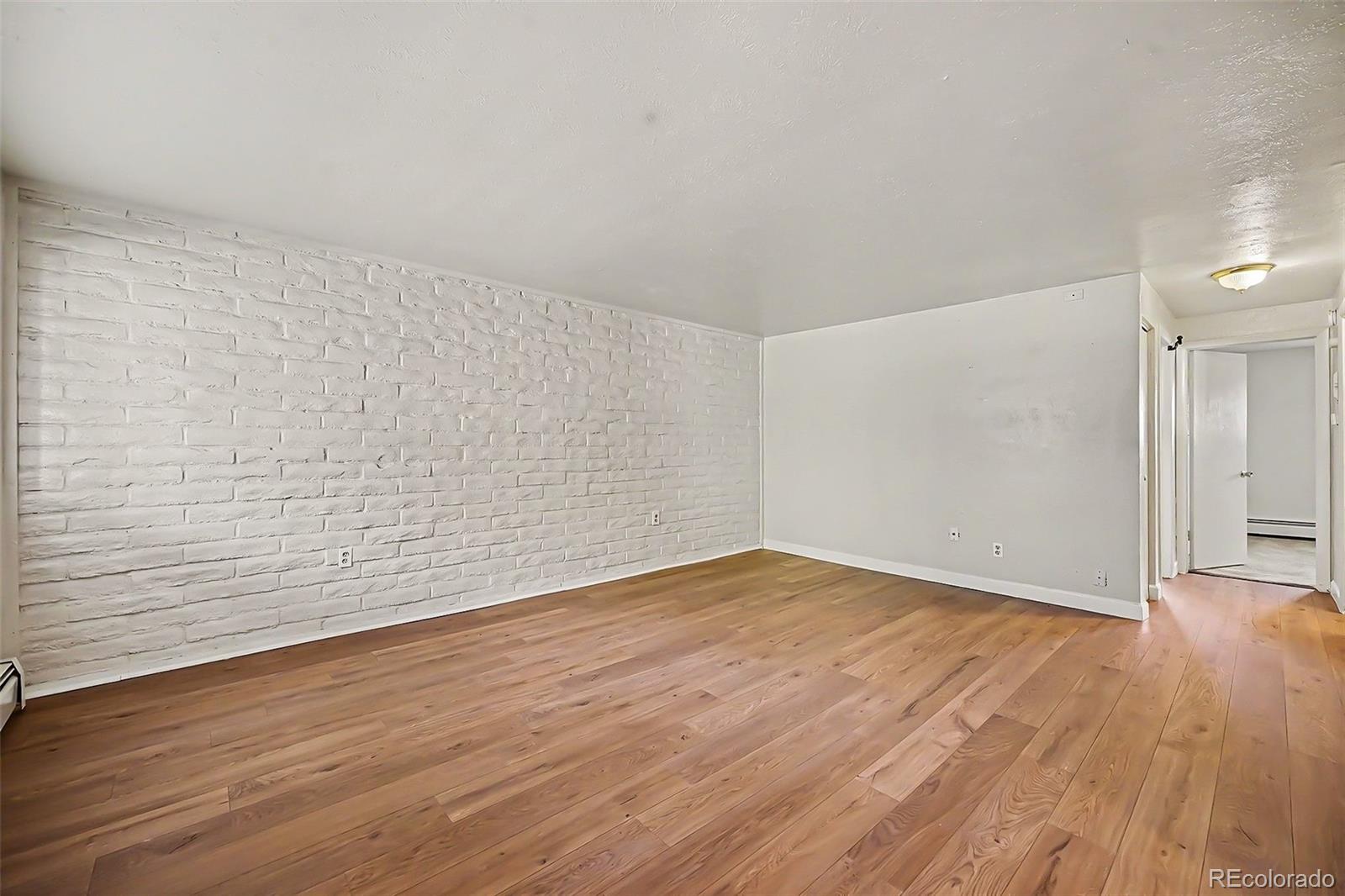 MLS Image #3 for 875 s quebec street,denver, Colorado