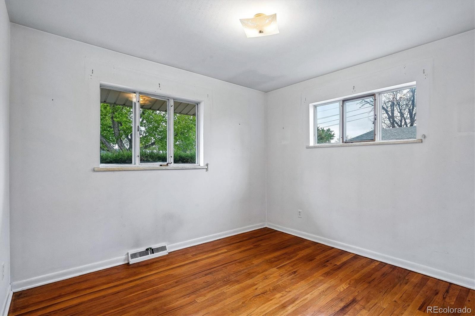 MLS Image #10 for 722 s holly street,denver, Colorado