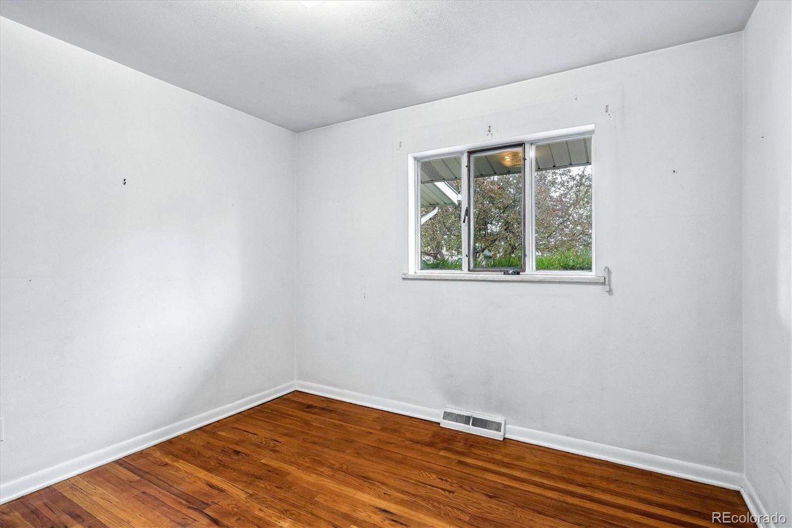 MLS Image #11 for 722 s holly street,denver, Colorado