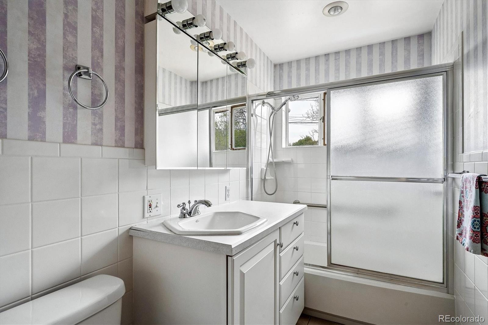 MLS Image #12 for 722 s holly street,denver, Colorado