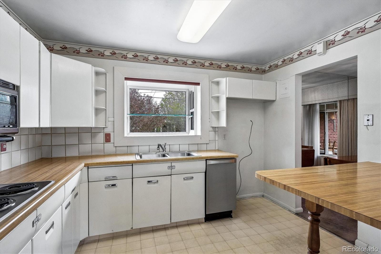MLS Image #6 for 722 s holly street,denver, Colorado
