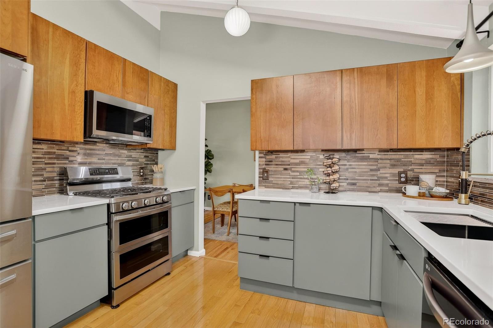 MLS Image #10 for 7601 e oxford avenue,denver, Colorado