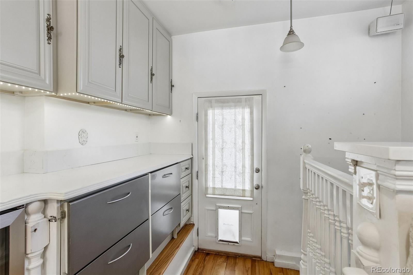 MLS Image #10 for 345  grape street,denver, Colorado