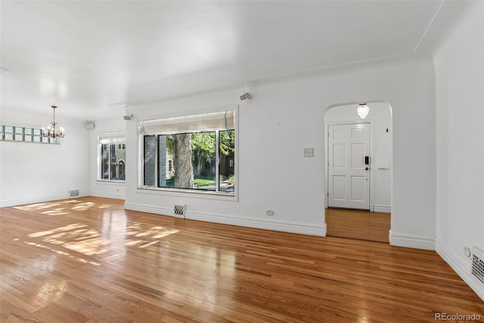 MLS Image #5 for 345  grape street,denver, Colorado
