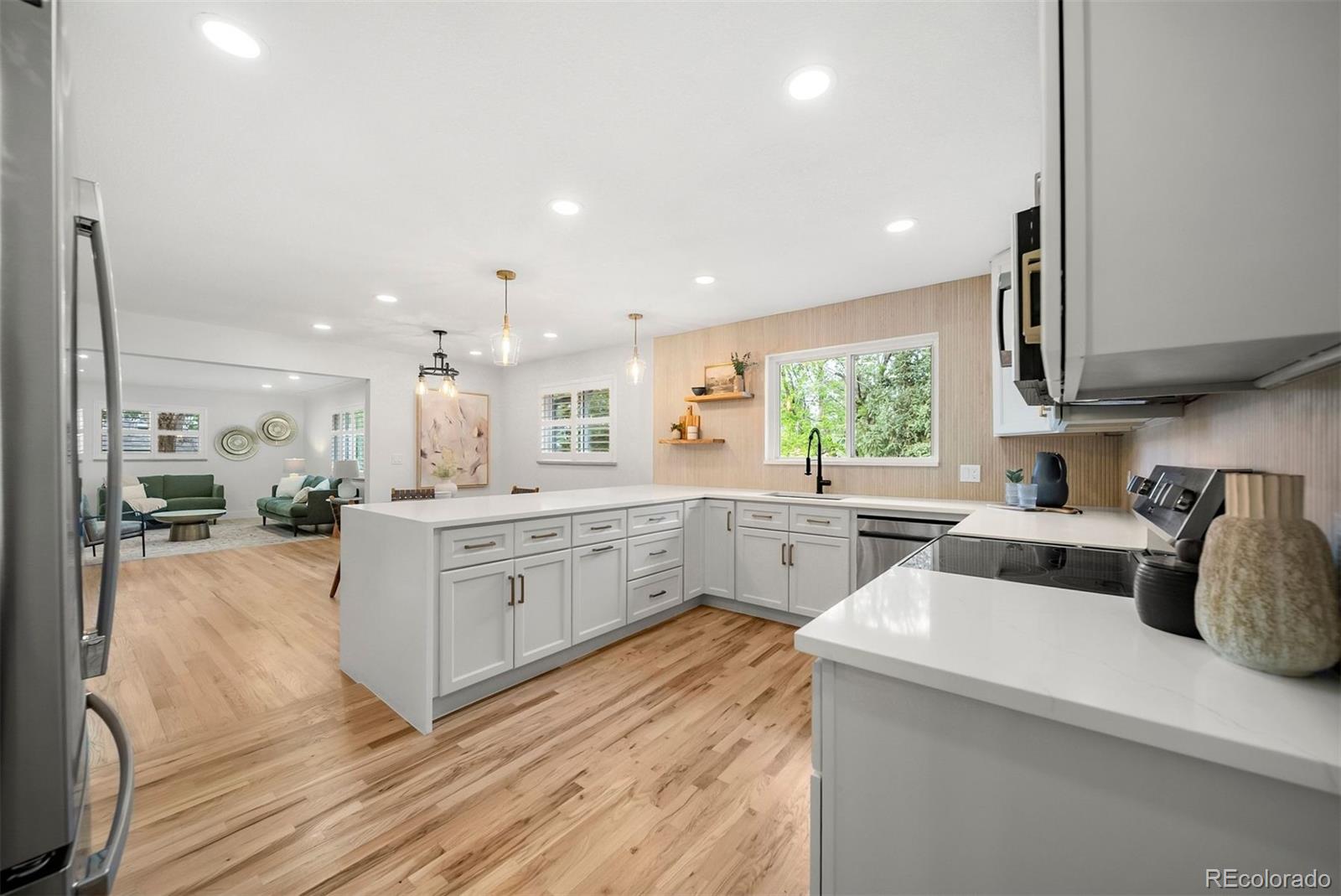 MLS Image #10 for 6769 s foresthill street,littleton, Colorado