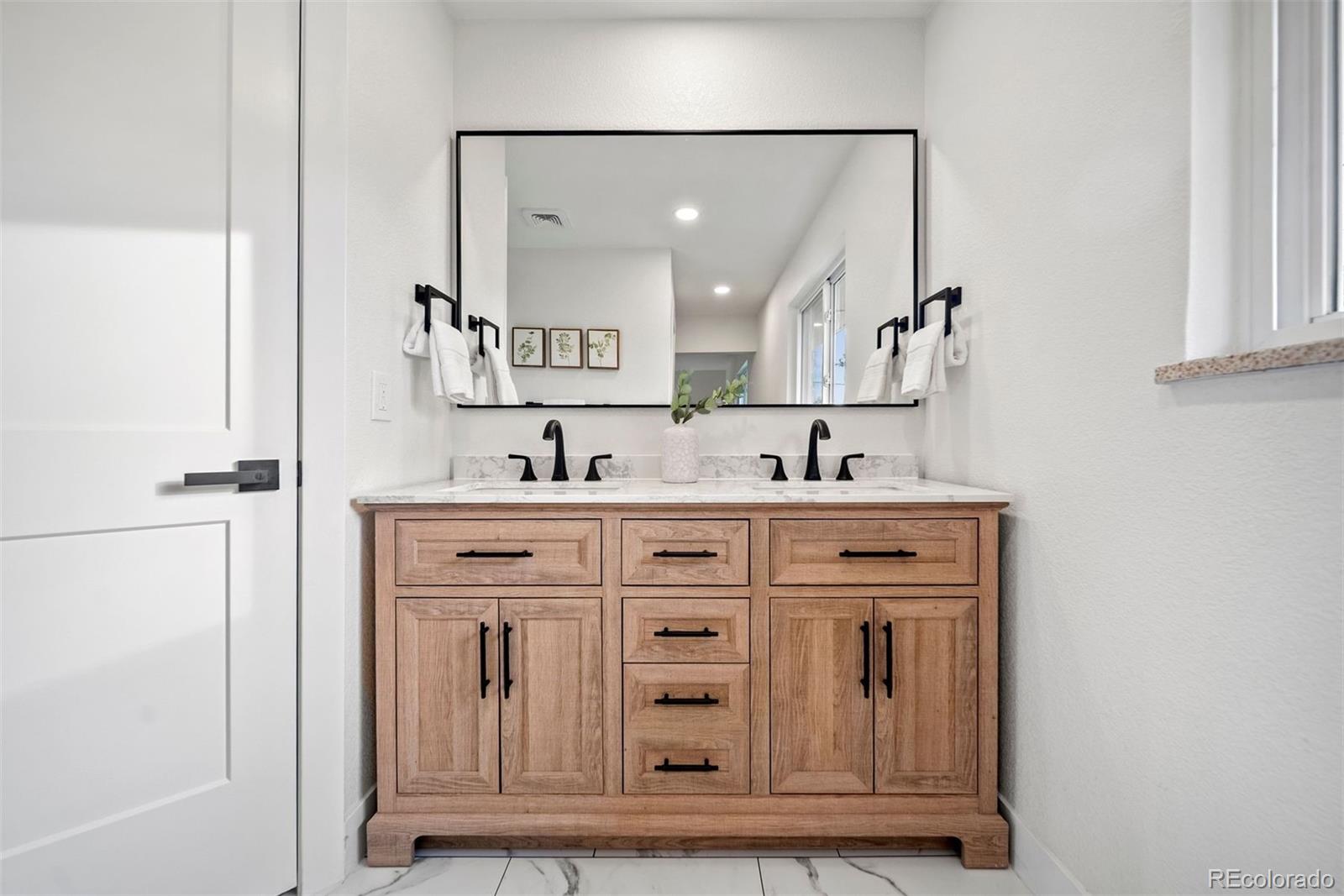 MLS Image #17 for 6769 s foresthill street,littleton, Colorado