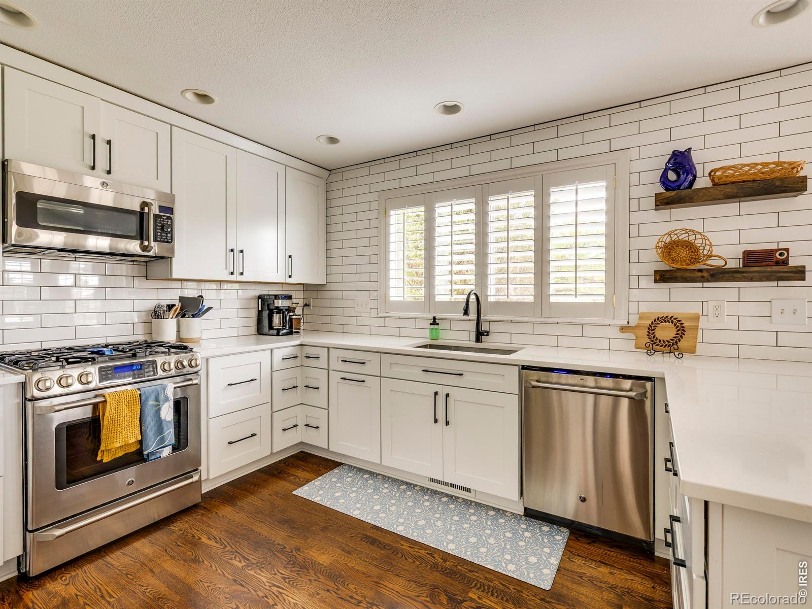 MLS Image #3 for 9437  cherryvale lane,highlands ranch, Colorado