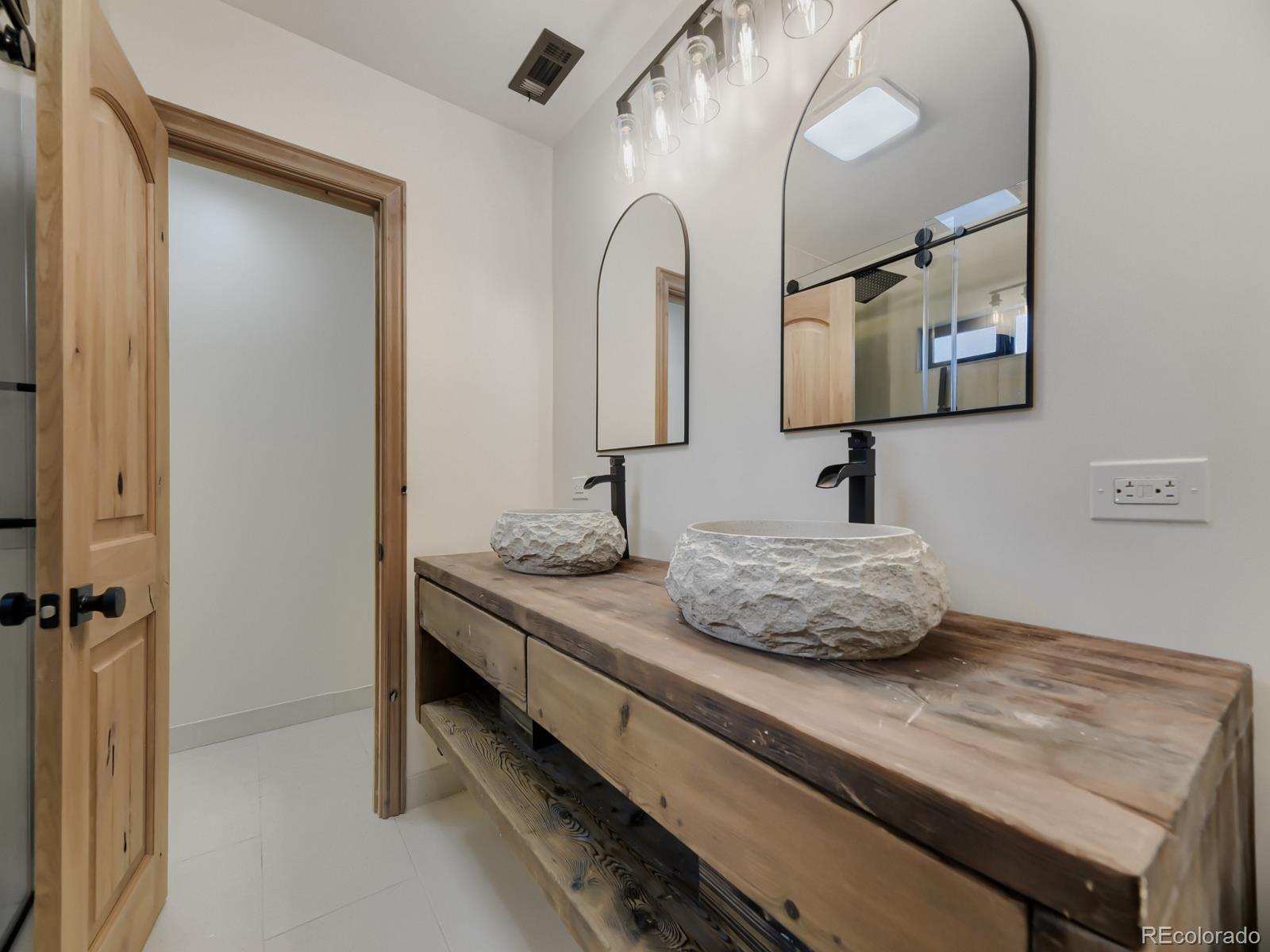 MLS Image #17 for 2610 s vine street,denver, Colorado