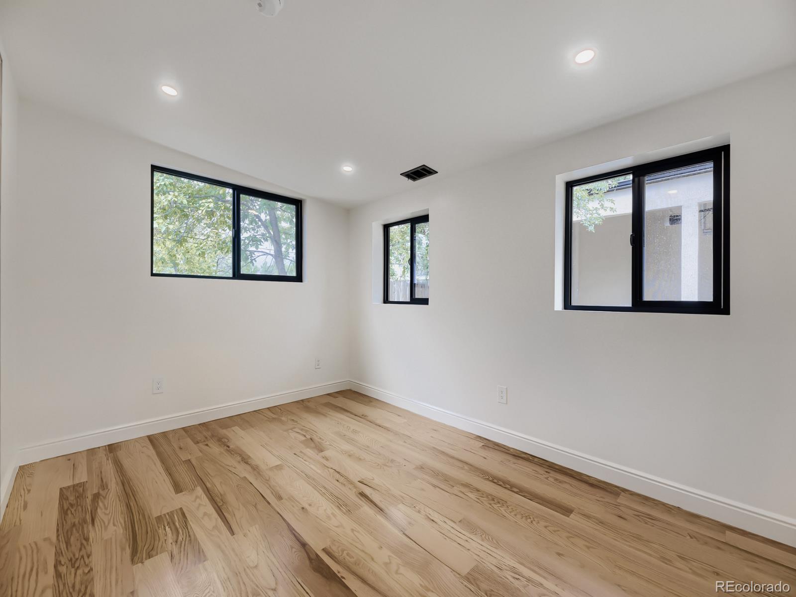 MLS Image #18 for 2610 s vine street,denver, Colorado