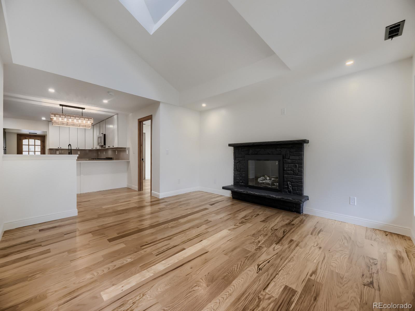 MLS Image #4 for 2610 s vine street,denver, Colorado