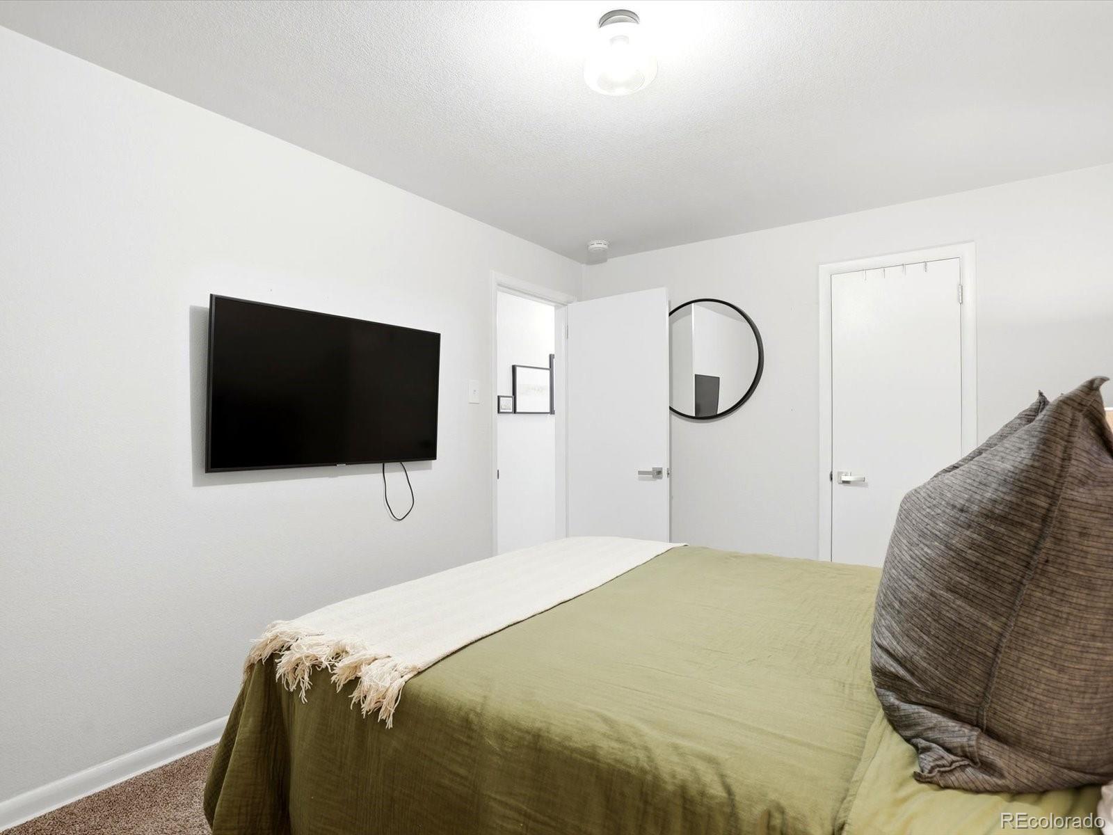 MLS Image #14 for 3233  jasmine street,denver, Colorado