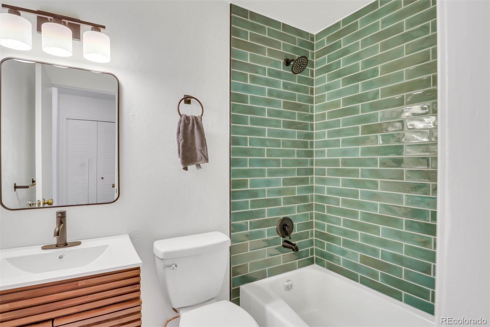 MLS Image #13 for 1329 s chambers circle,aurora, Colorado