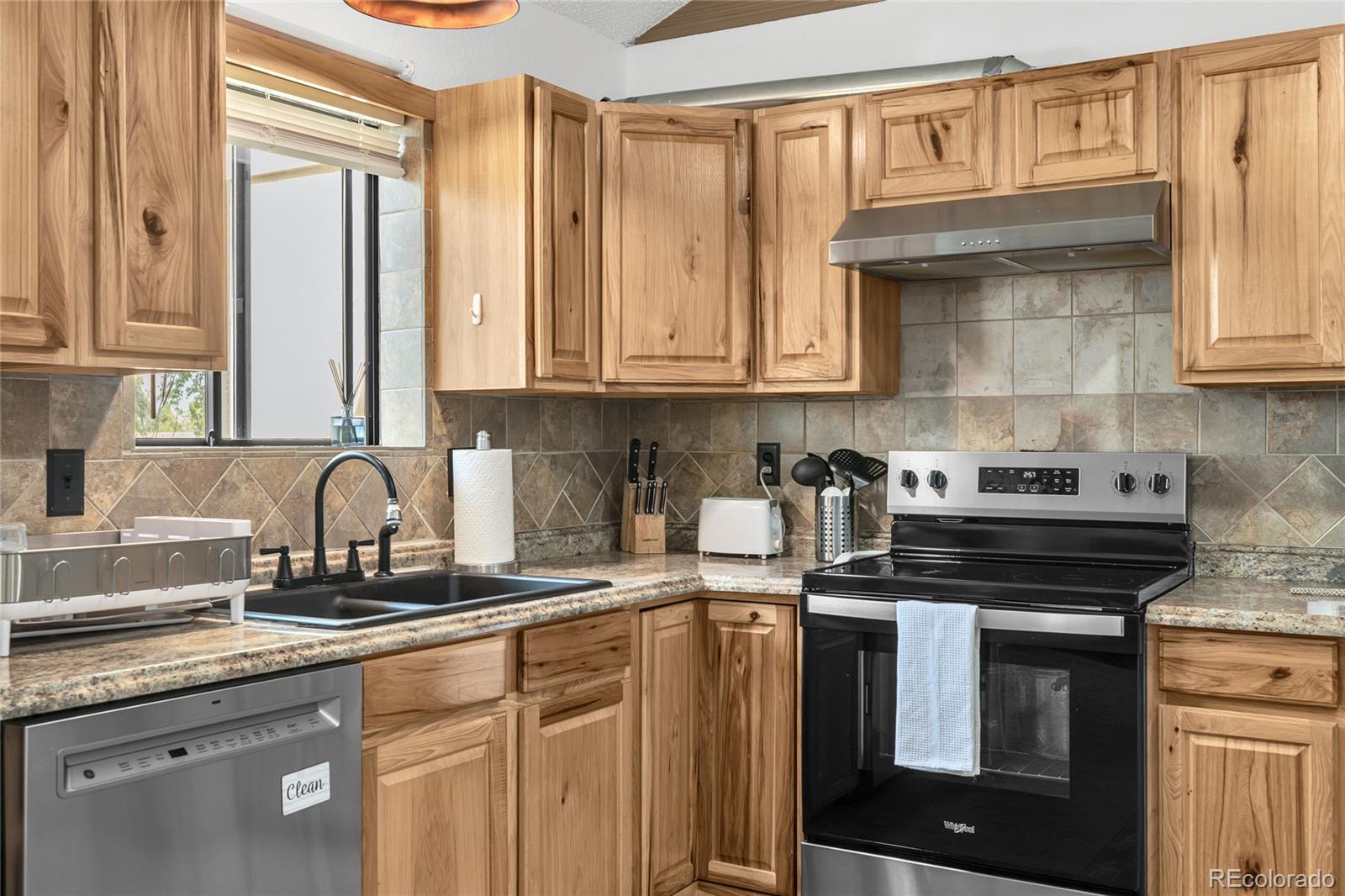 MLS Image #14 for 6585 w mississippi place,lakewood, Colorado