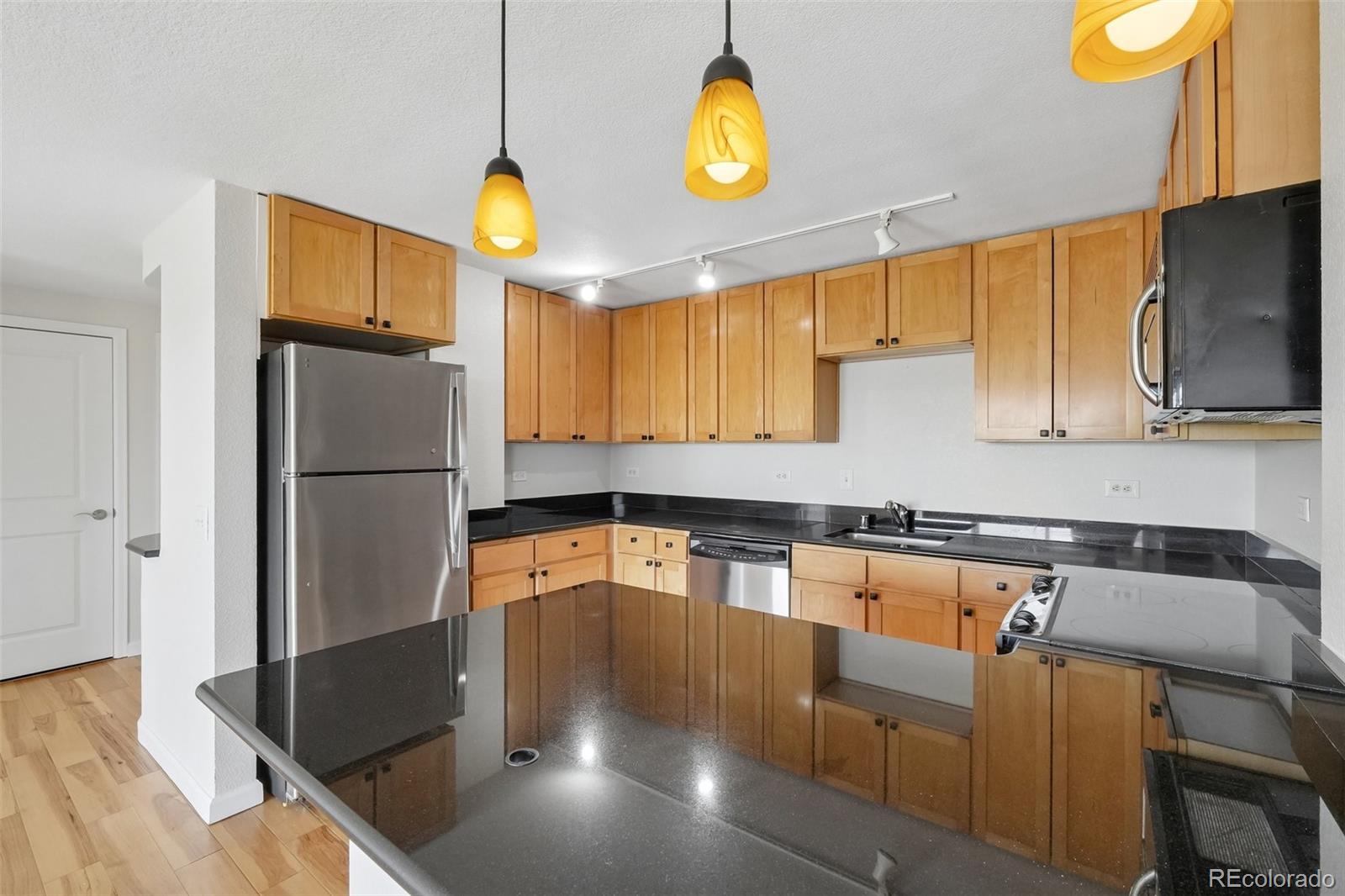 MLS Image #6 for 1150  vine street 806,denver, Colorado