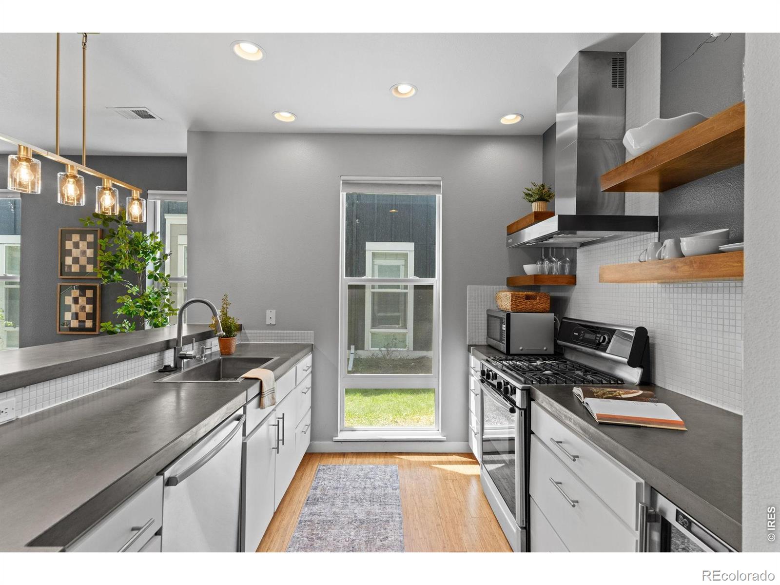 MLS Image #14 for 827  heschel street,fort collins, Colorado